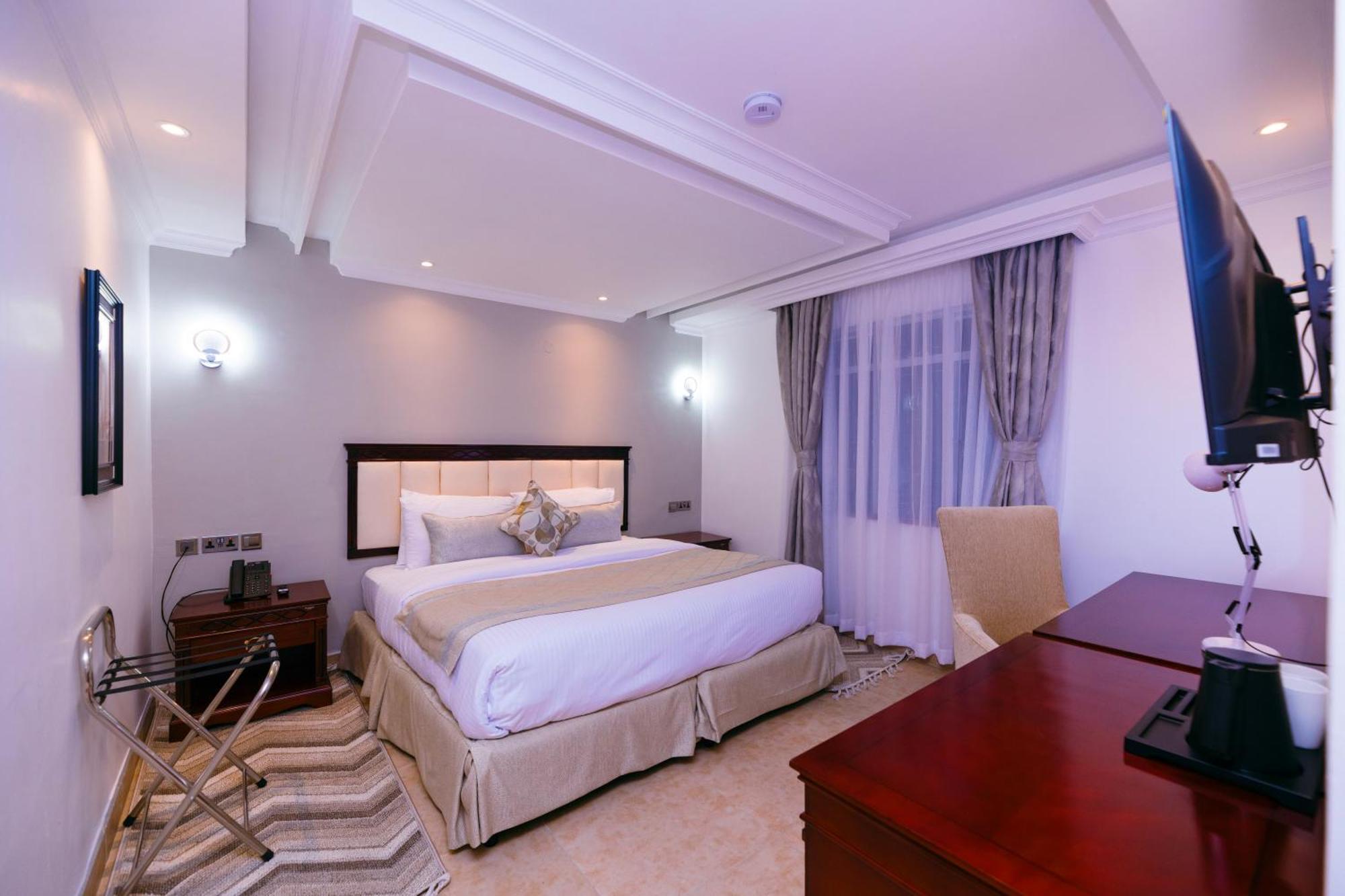 Hotel Olive Gardens 2*