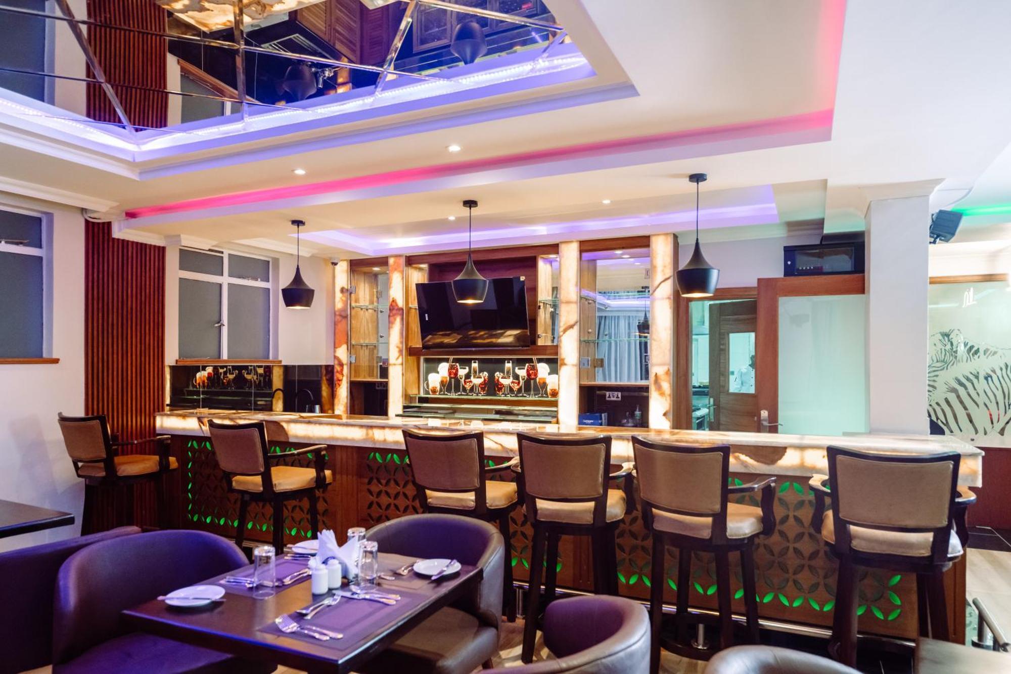 Hotel Olive Gardens 2*