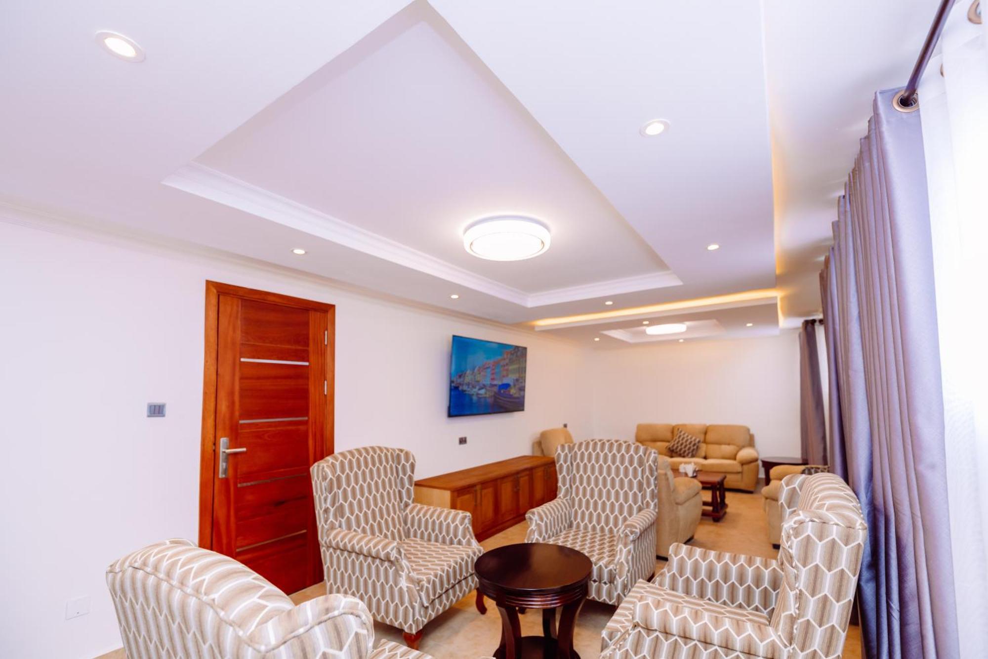 Hotel Olive Gardens 2*