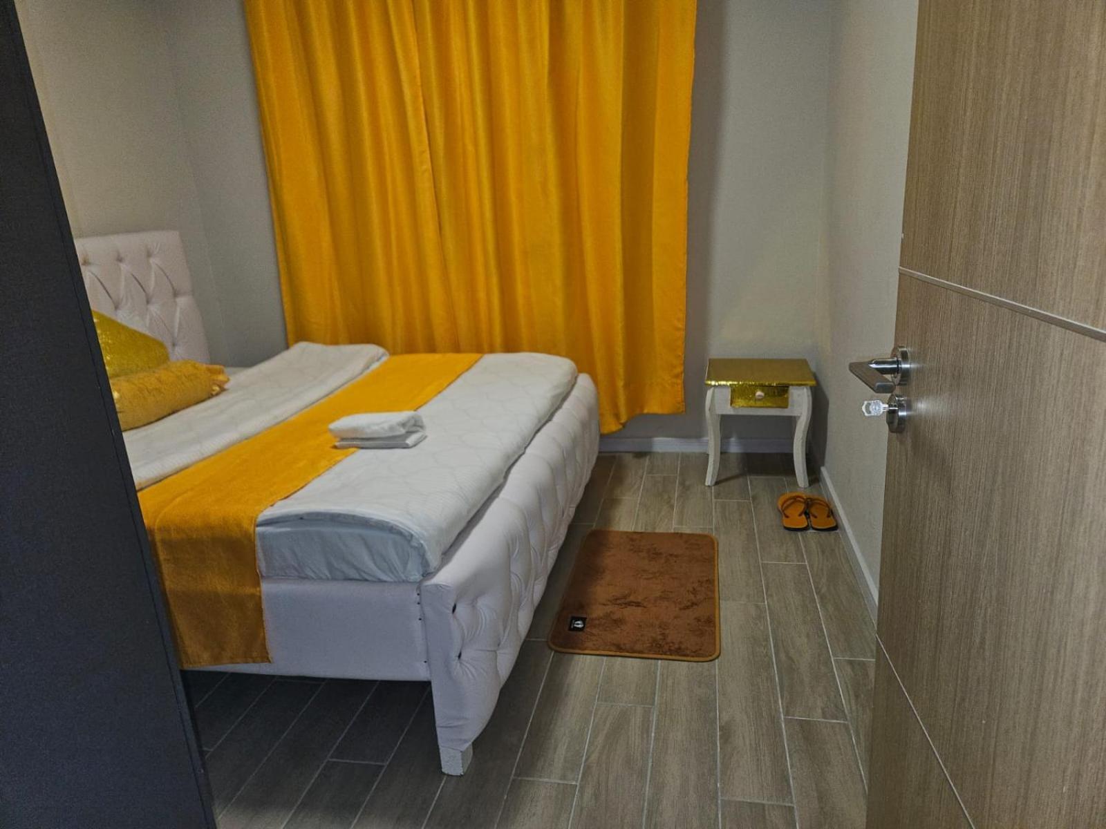 Royalty Cubes-jkia