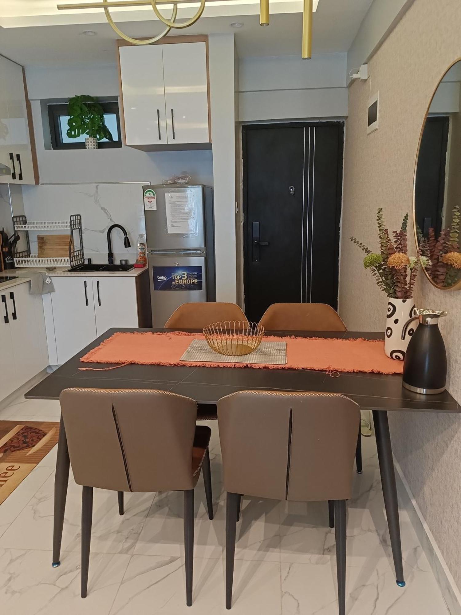Smart 2 Bedroom Serviced Kilimani Guest house Nairobi
