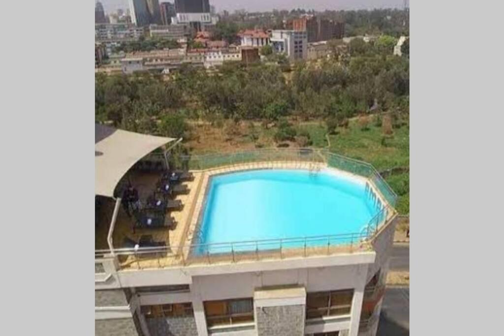 View With Rooftop Pool - Apartamento