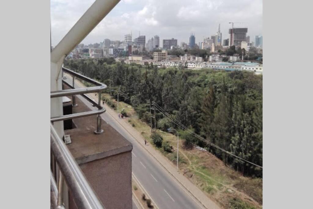 View With Rooftop Pool - *