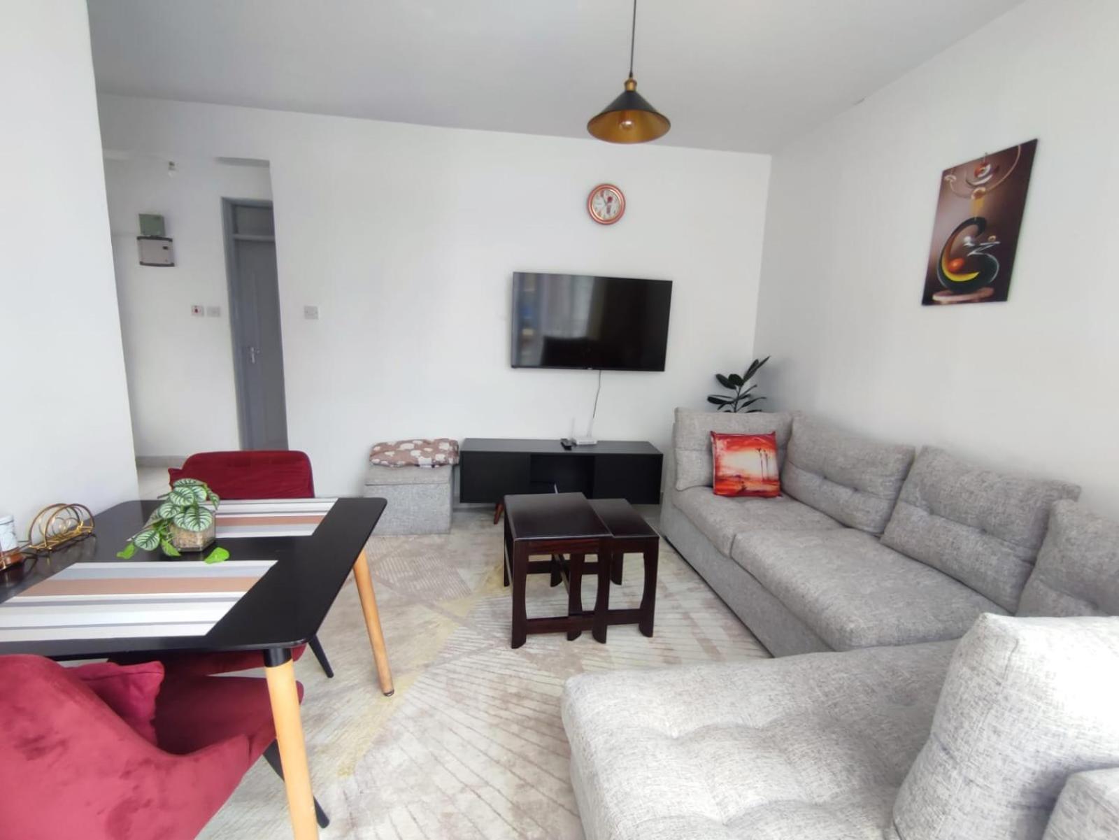 Racecourse Garden Apartment *