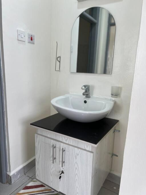 1br Minimalist At Racecourse * Nairobi