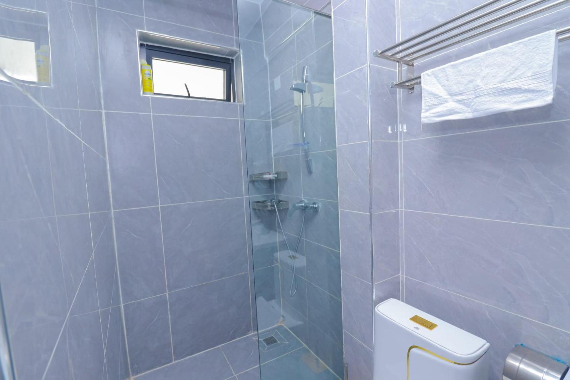 Smart 2 Bedroom Serviced Kilimani Guest house Nairobi