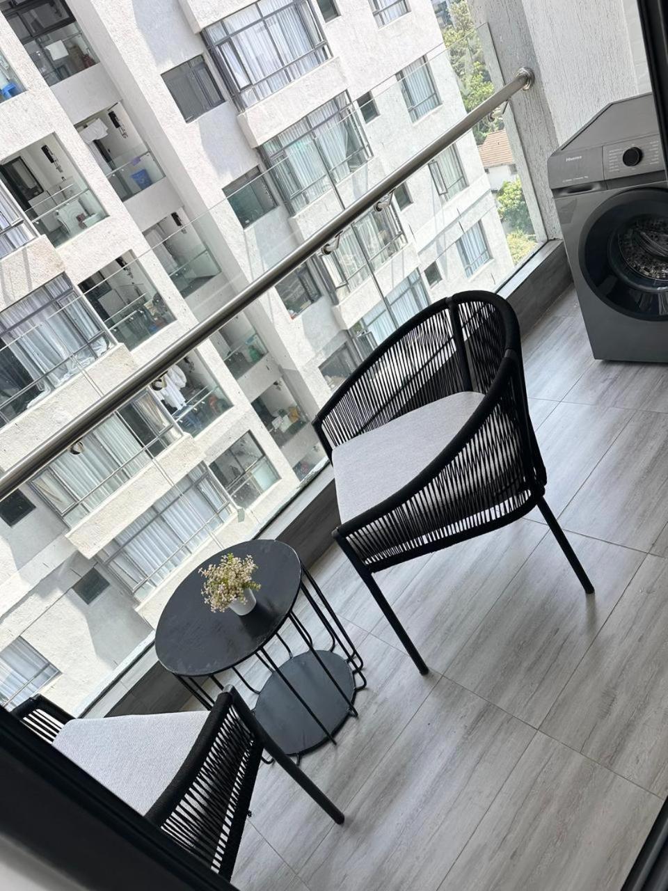 Staroot At Wood Avenue Apartment *