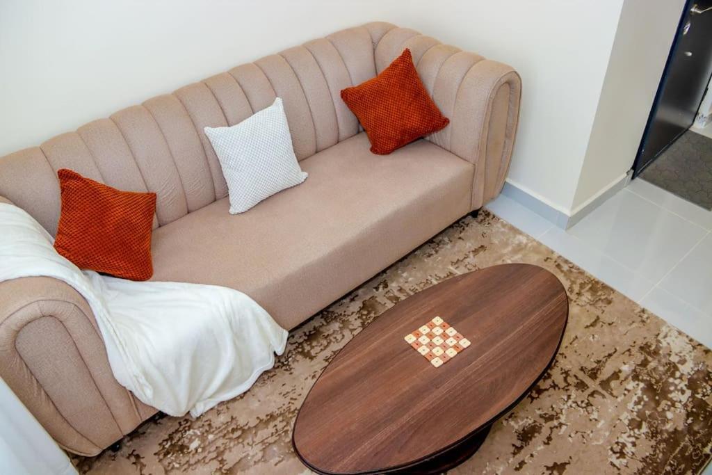 Luxore Cozy Unit In Near Jkia & Sgr