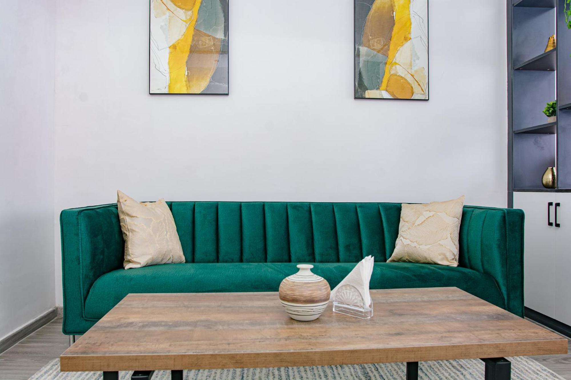 Yellow Stone By Edmor Apartment
