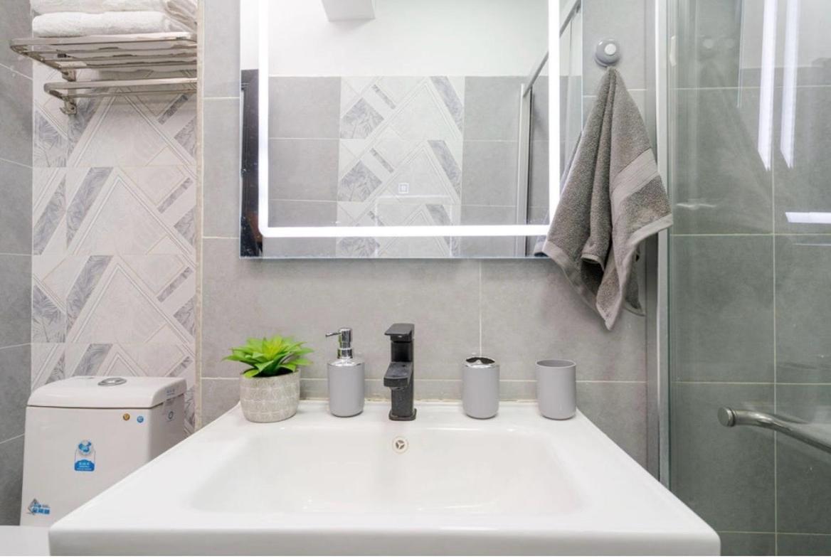 The Luxe Lavington *