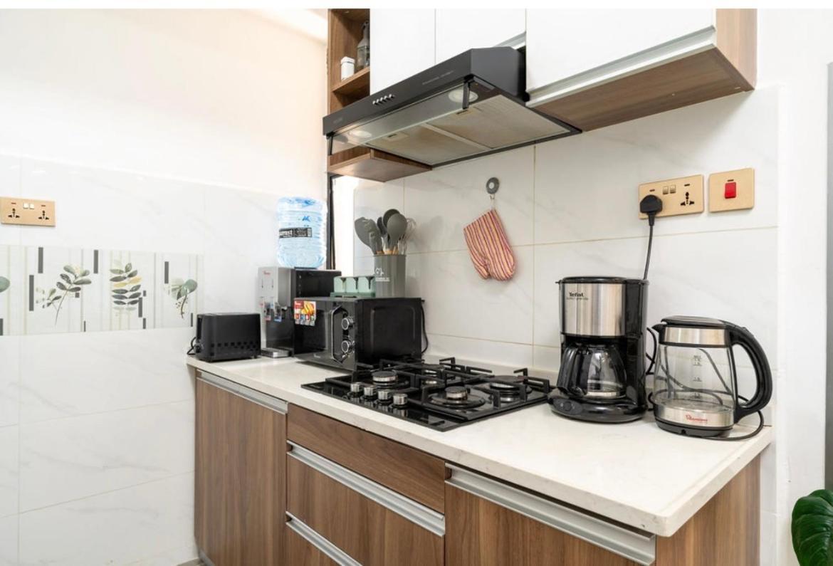 The Luxe Lavington Apartment