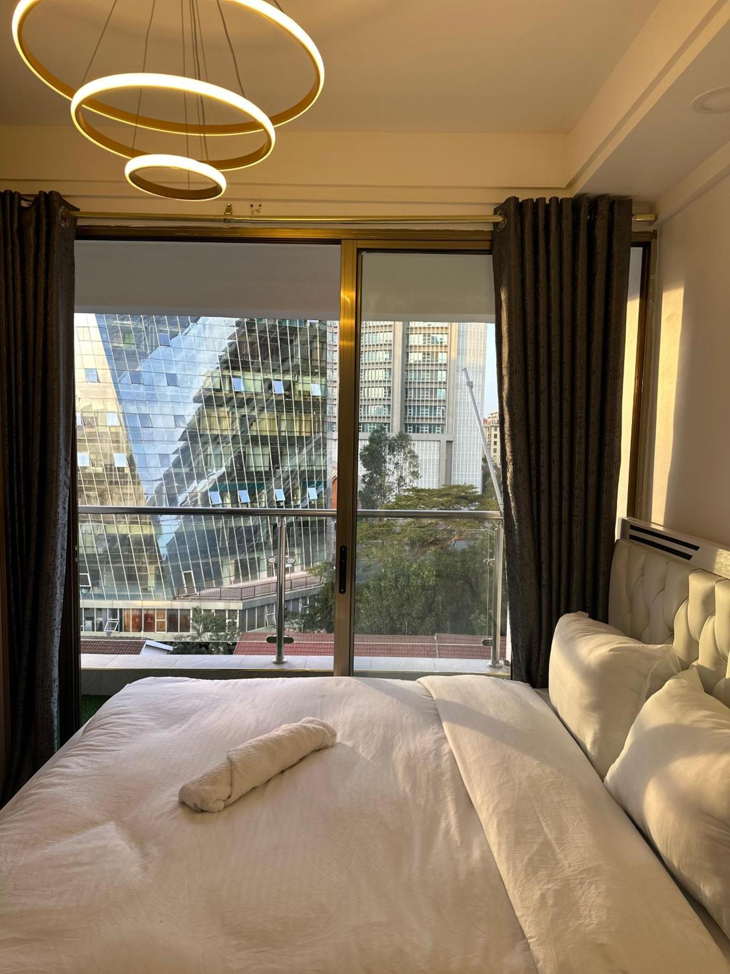 Luxury Near Yaya Kilimani Apartment *