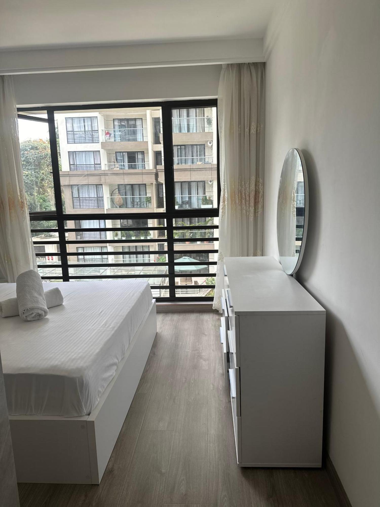 Shammys On Riverside Apartment