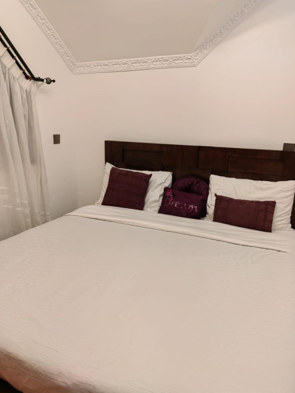 De Gold Nest Crib * Nairobi