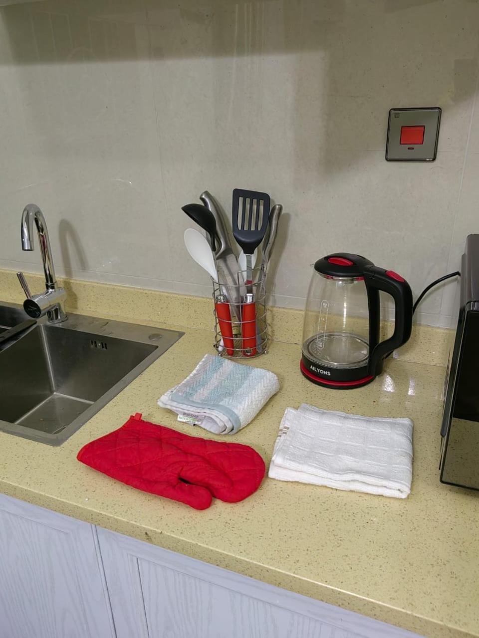 De Gold Nest Crib Apartment