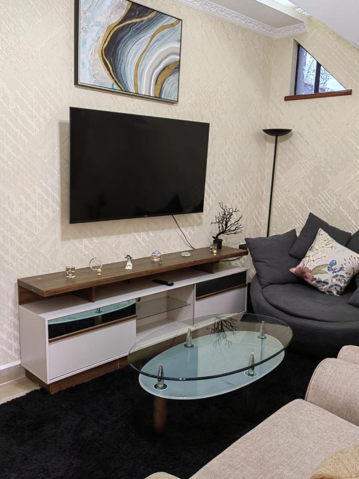 Apartment De Gold Nest Crib