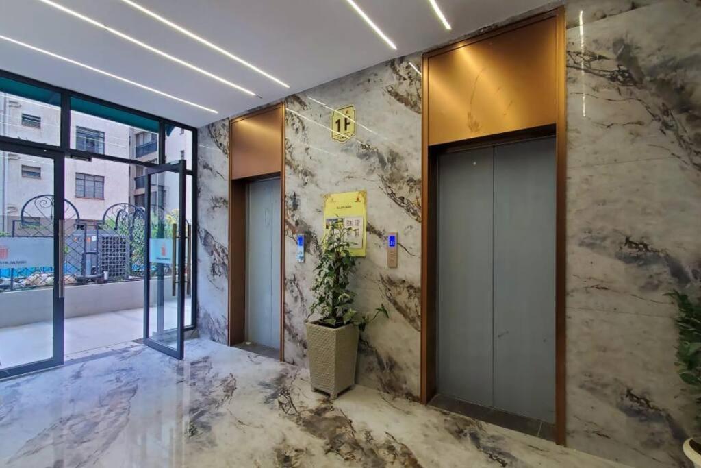Luxurystudio With Study, A Pool Andgym Apartment Nairobi