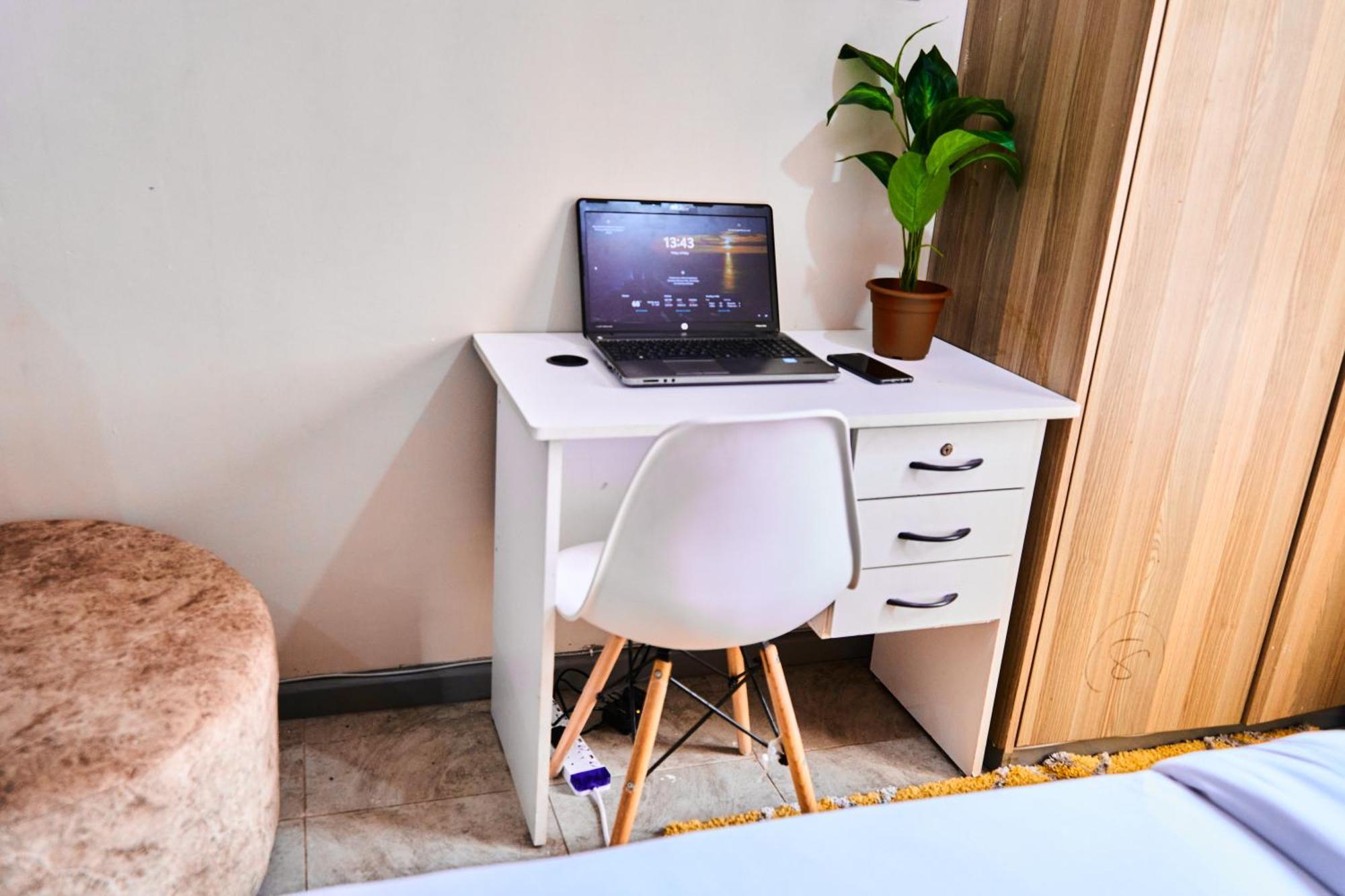 Oneal Urban - Furnished In *