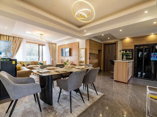 1 West Park Apartment
