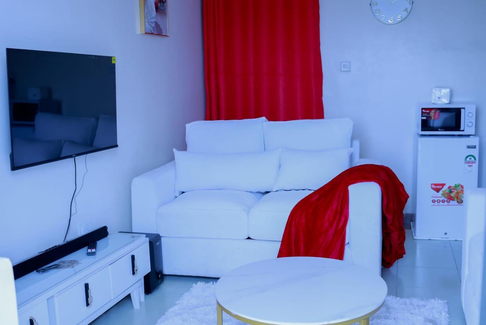 White House Homestay
