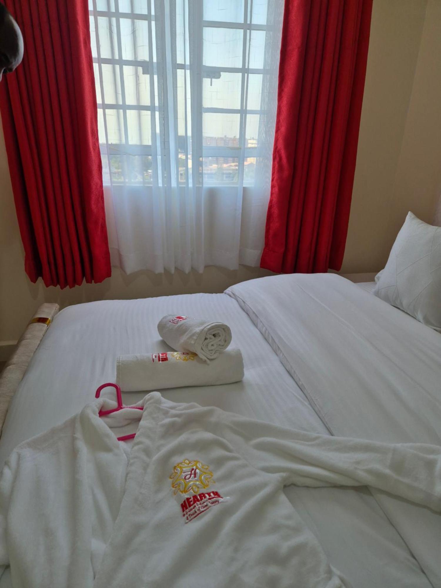 Homestay White House *