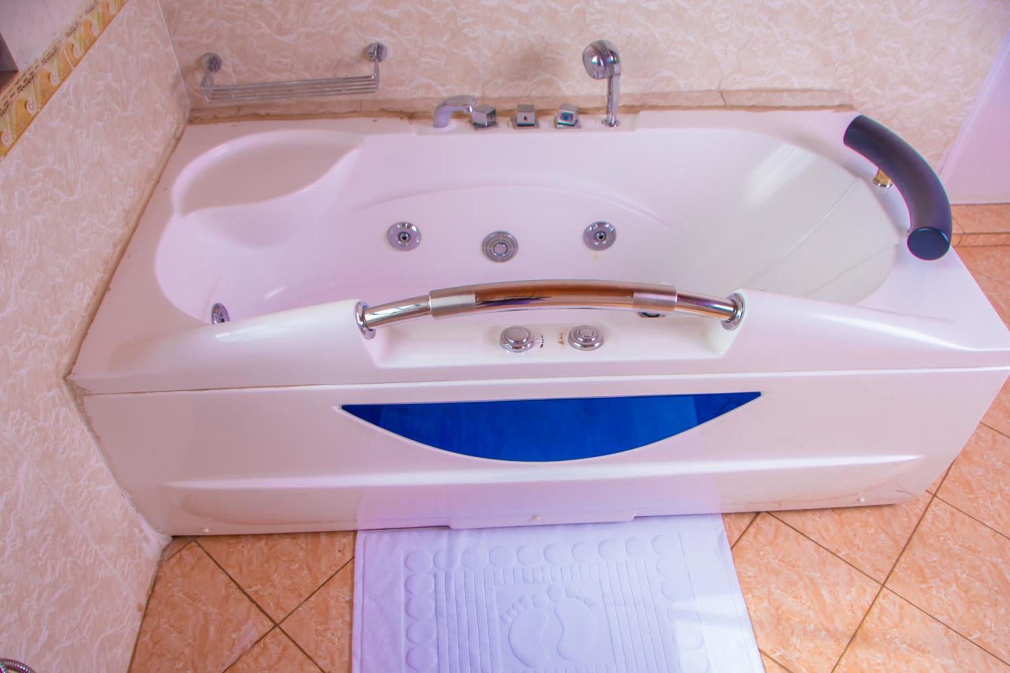 Fstar Luxury Penthouse 2 Bedroom Servant Quarter Nairobi