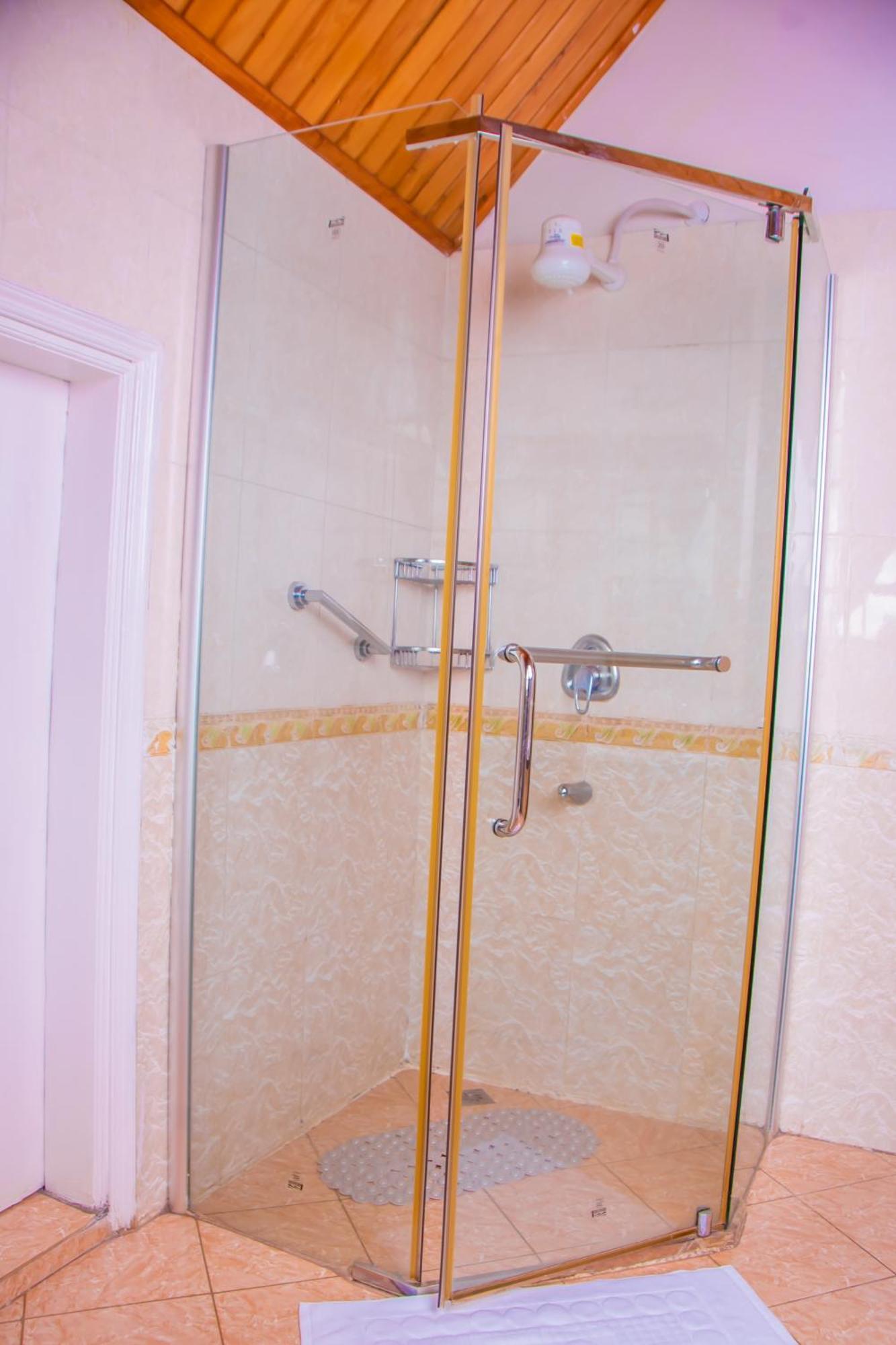 Fstar Luxury Penthouse 2 Bedroom Servant Quarter