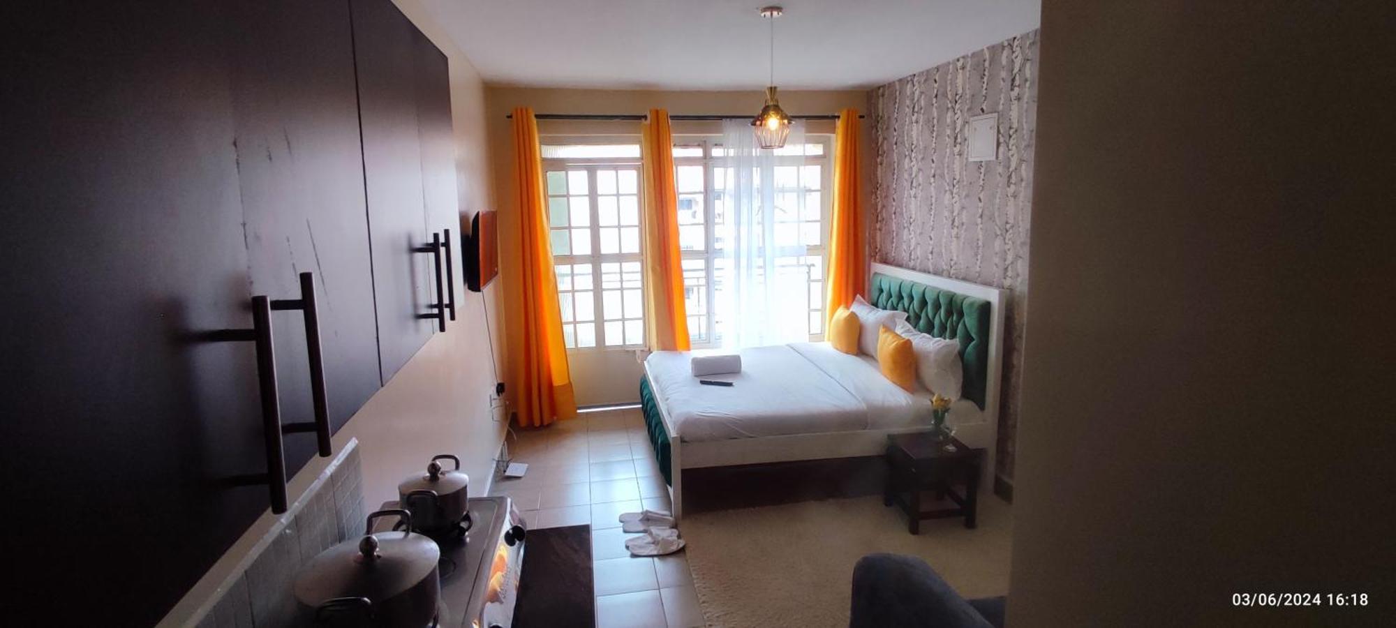 Sunny Chic Comfort Near Un