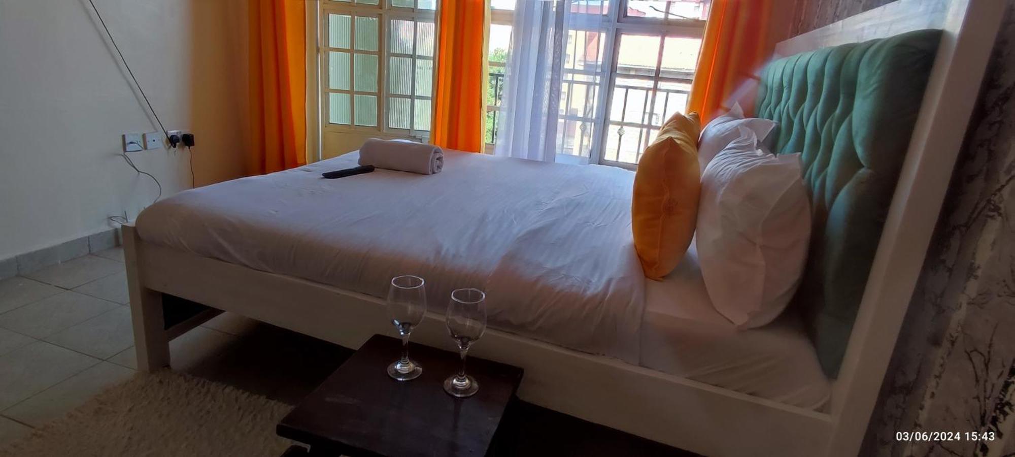 Sunny Chic Comfort Near Un