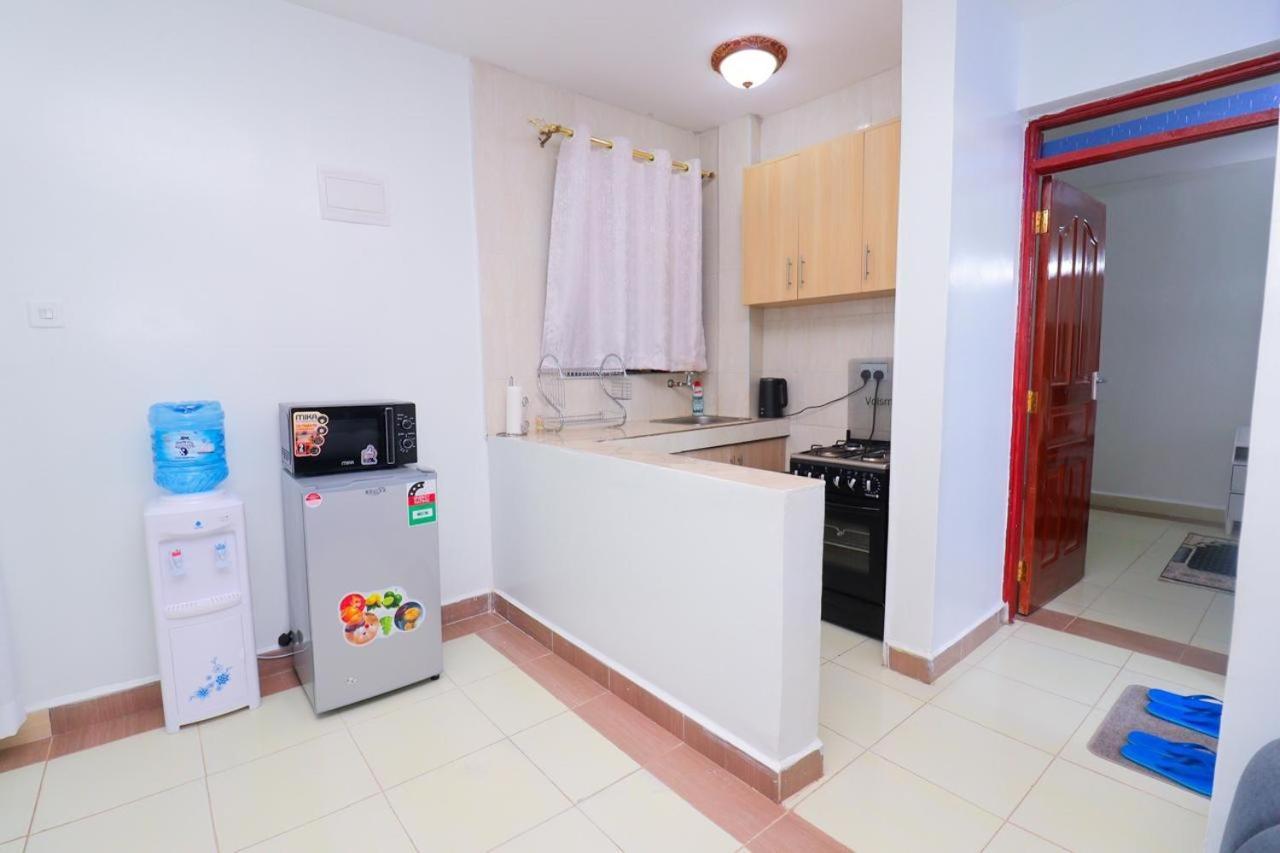1 Bedroom Furniture In Garden Estate Apartment *