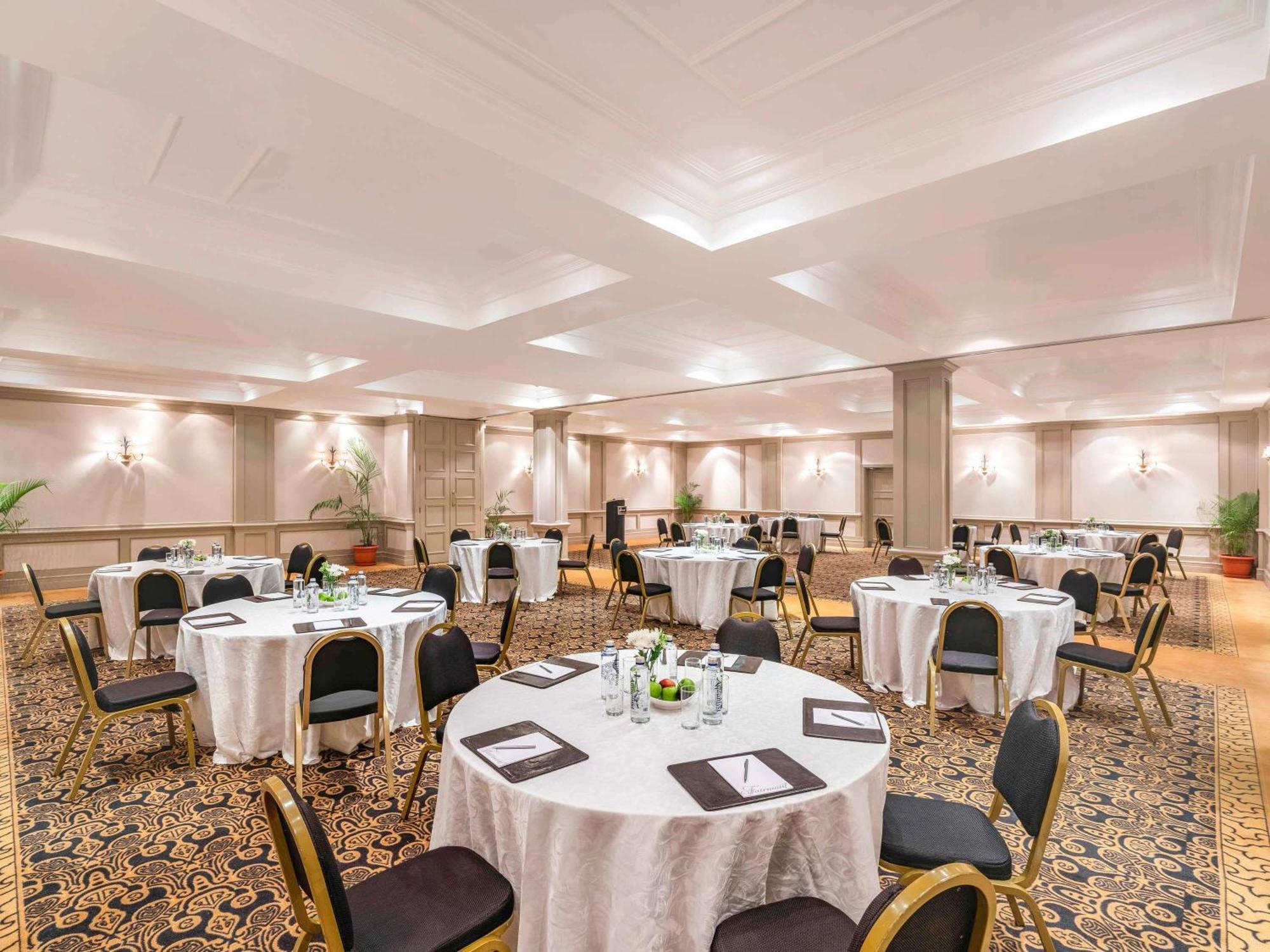 Fairmont The Norfolk Hotel 5*