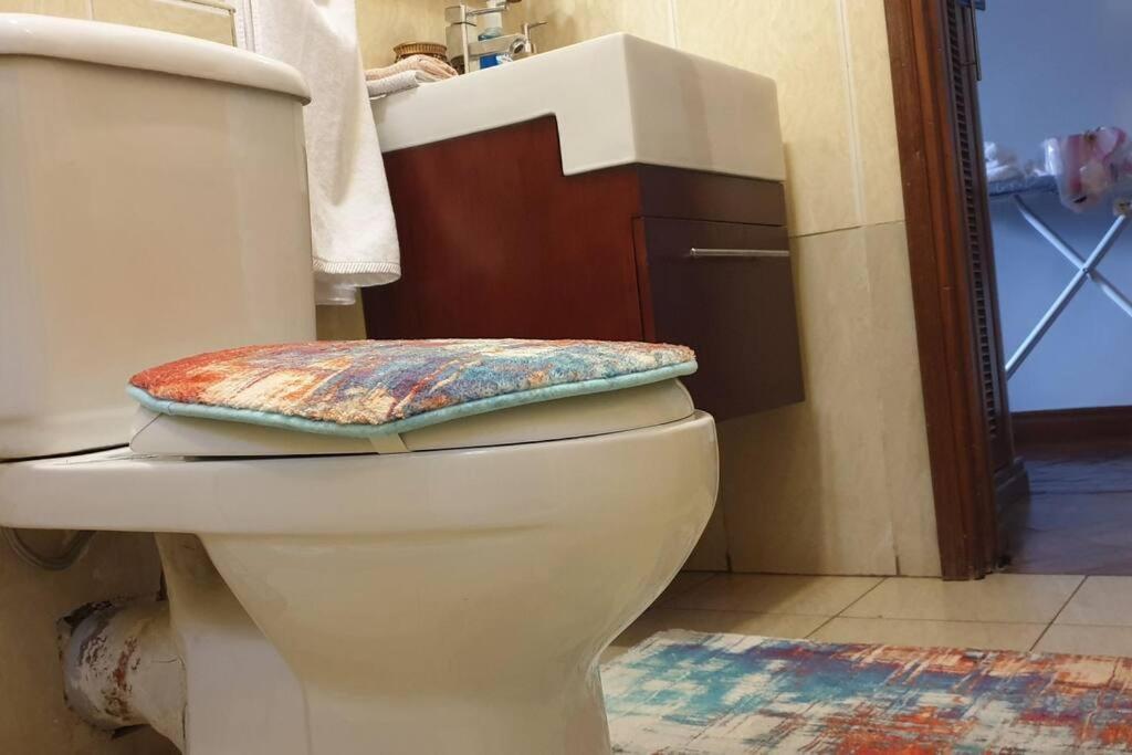 Luxurious With King Bed N Pool Nairobi