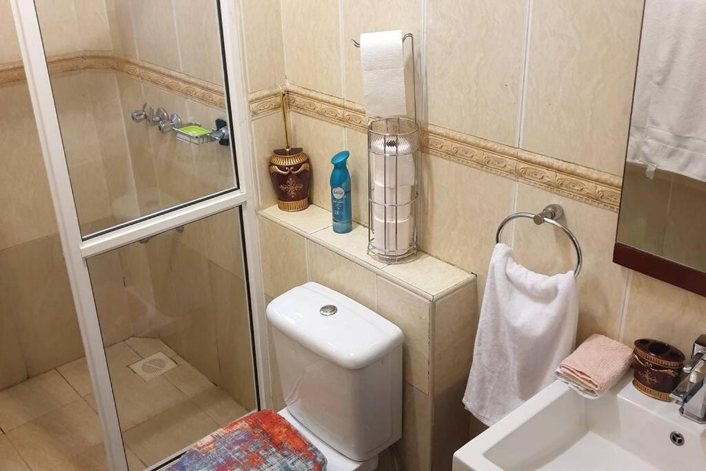 Luxurious With King Bed N Pool Apartment *