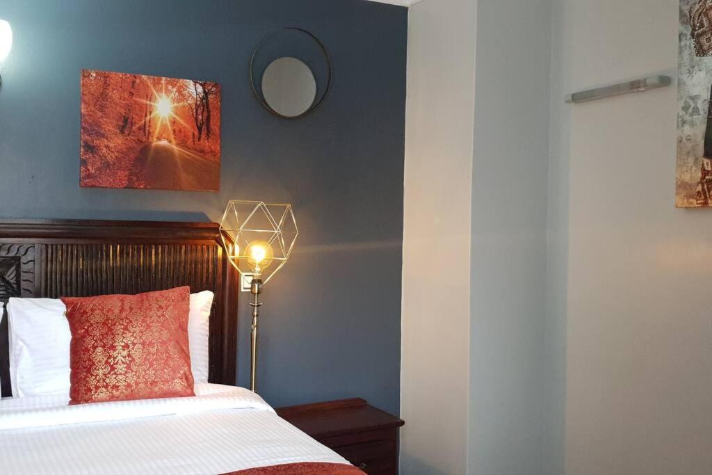 Apartment Luxurious With King Bed N Pool