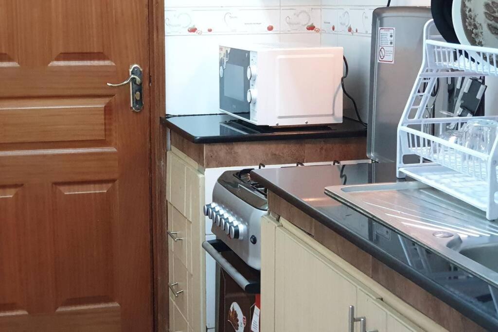 Apartment Luxurious With King Bed N Pool Nairobi