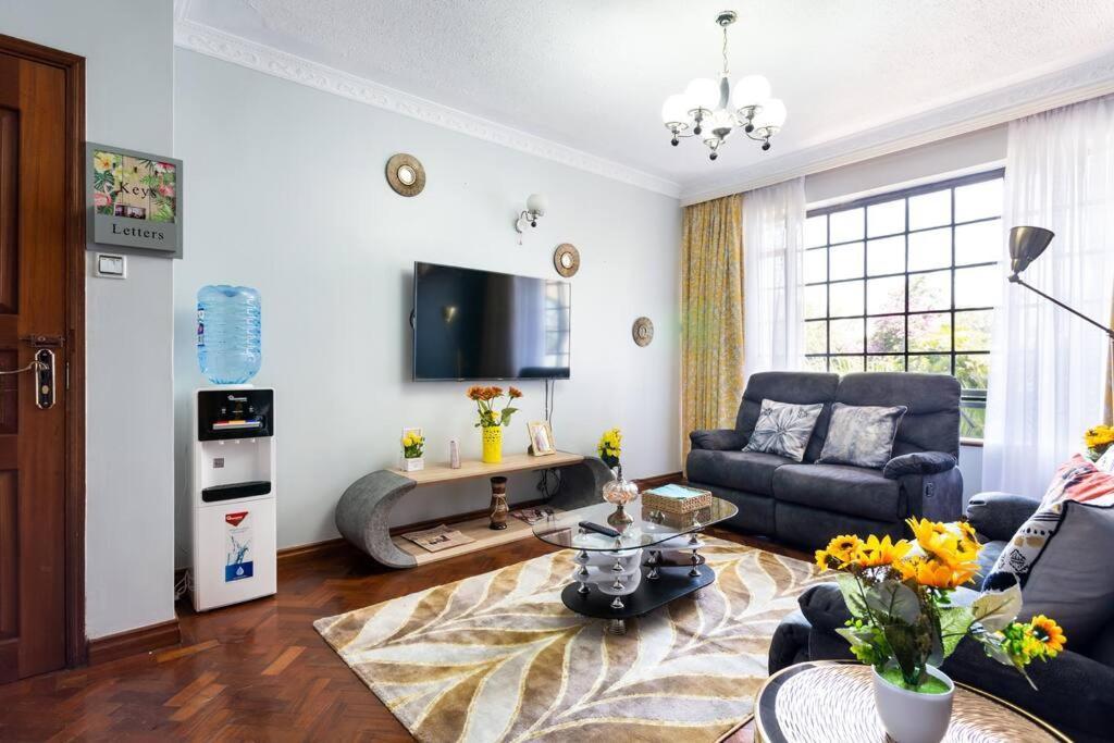 Luxurious With King Bed N Pool Apartment Nairobi