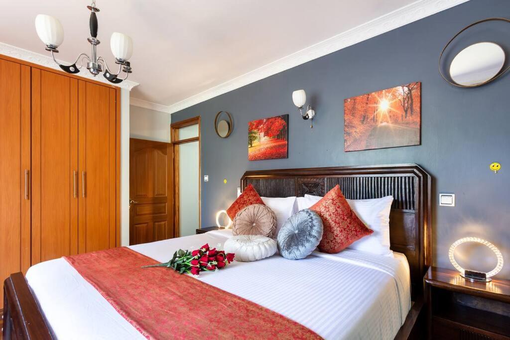 Luxurious With King Bed N Pool
