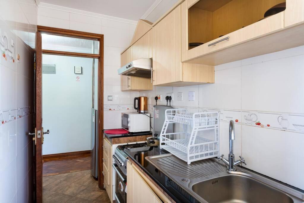 Luxurious With King Bed N Pool Apartment Nairobi