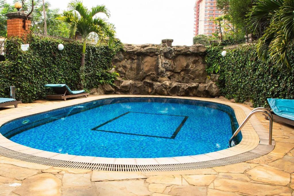 Apartment Luxurious With King Bed N Pool Nairobi
