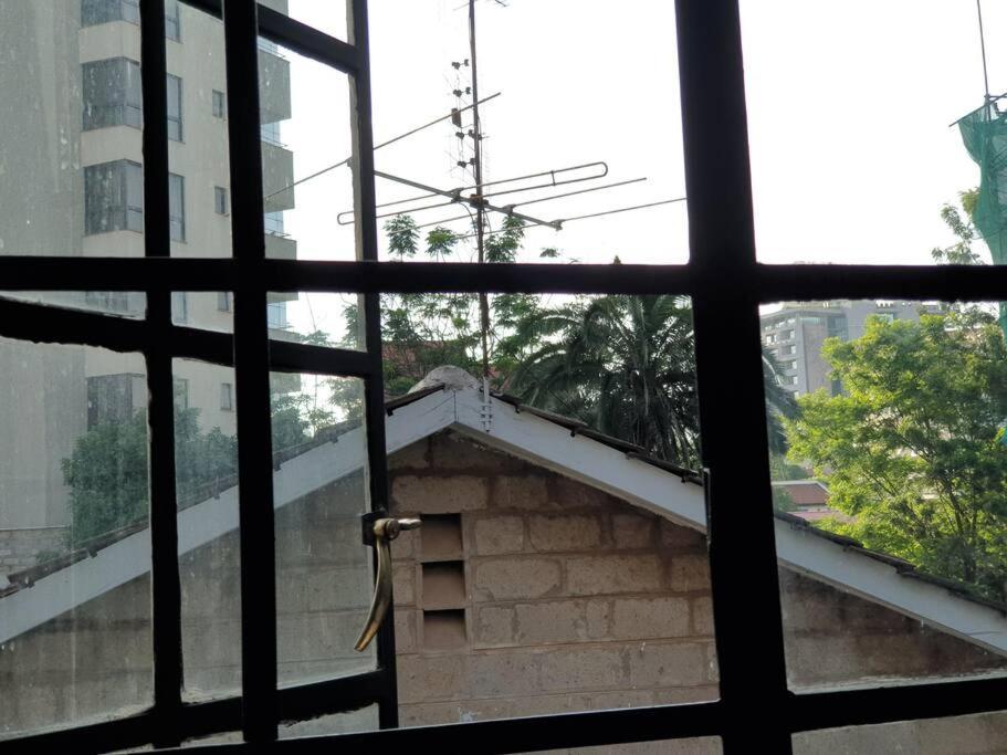 Luxurious With King Bed N Pool Apartment