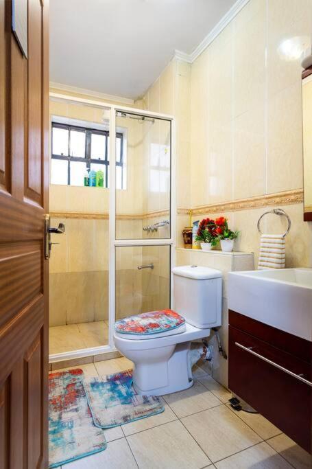 Apartment Luxurious With King Bed N Pool