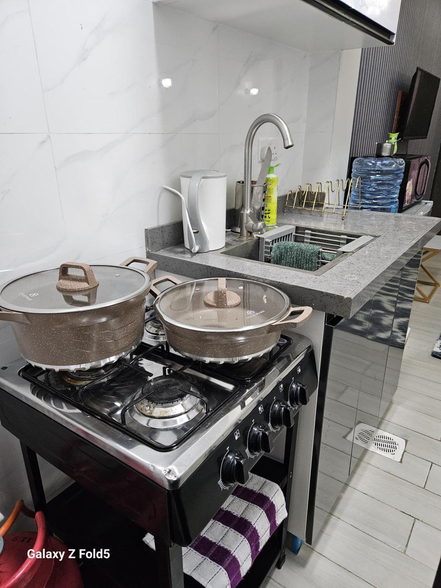 Bed & Breakfast With A Gym& Balcony In Kileleshwa By Jeyem *