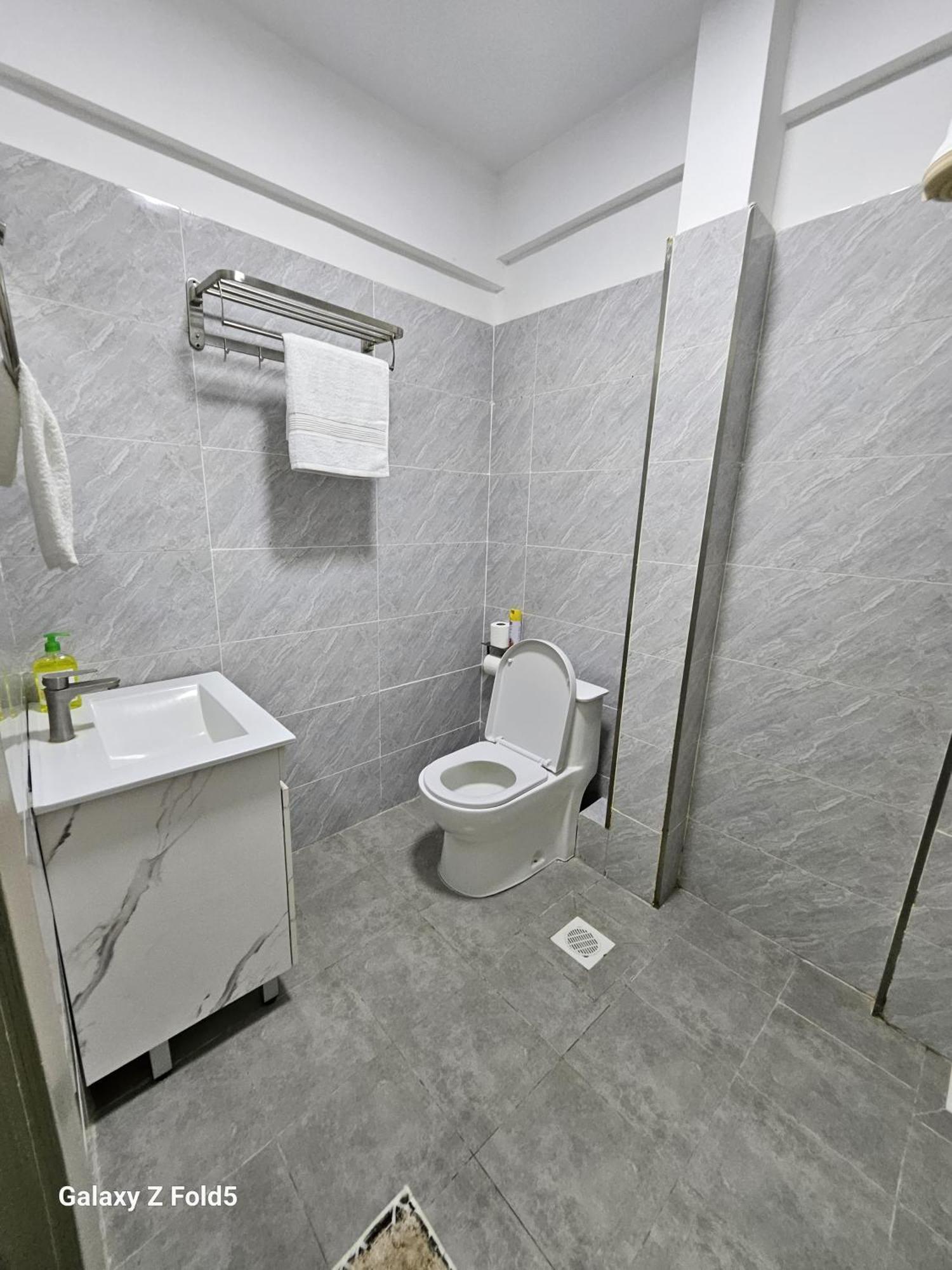 With A Gym& Balcony In Kileleshwa By Jeyem Bed & Breakfast Nairobi