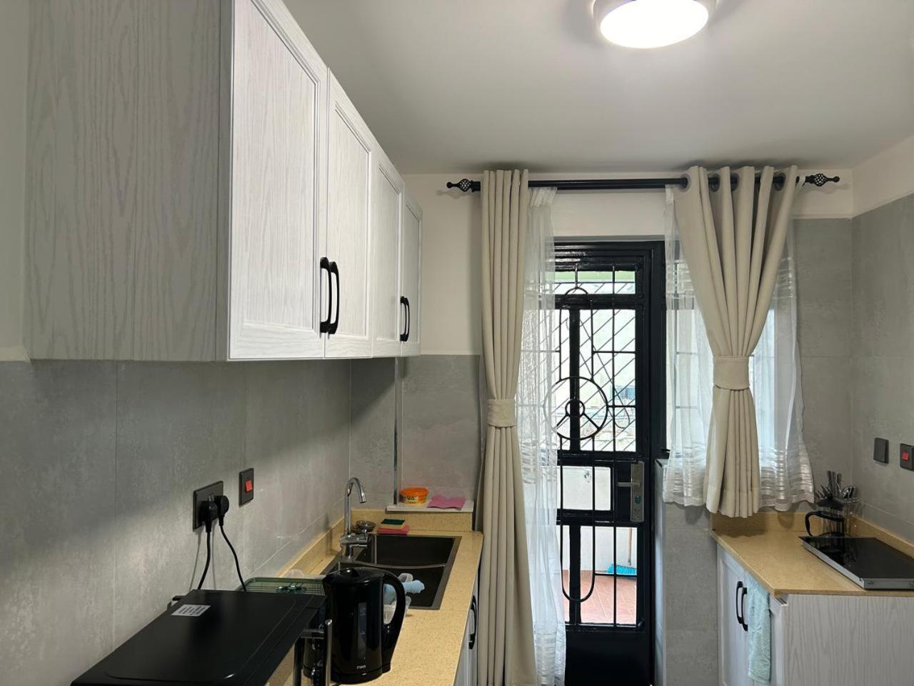 Azania 2br Homes Opposite Movenpick Apartment *