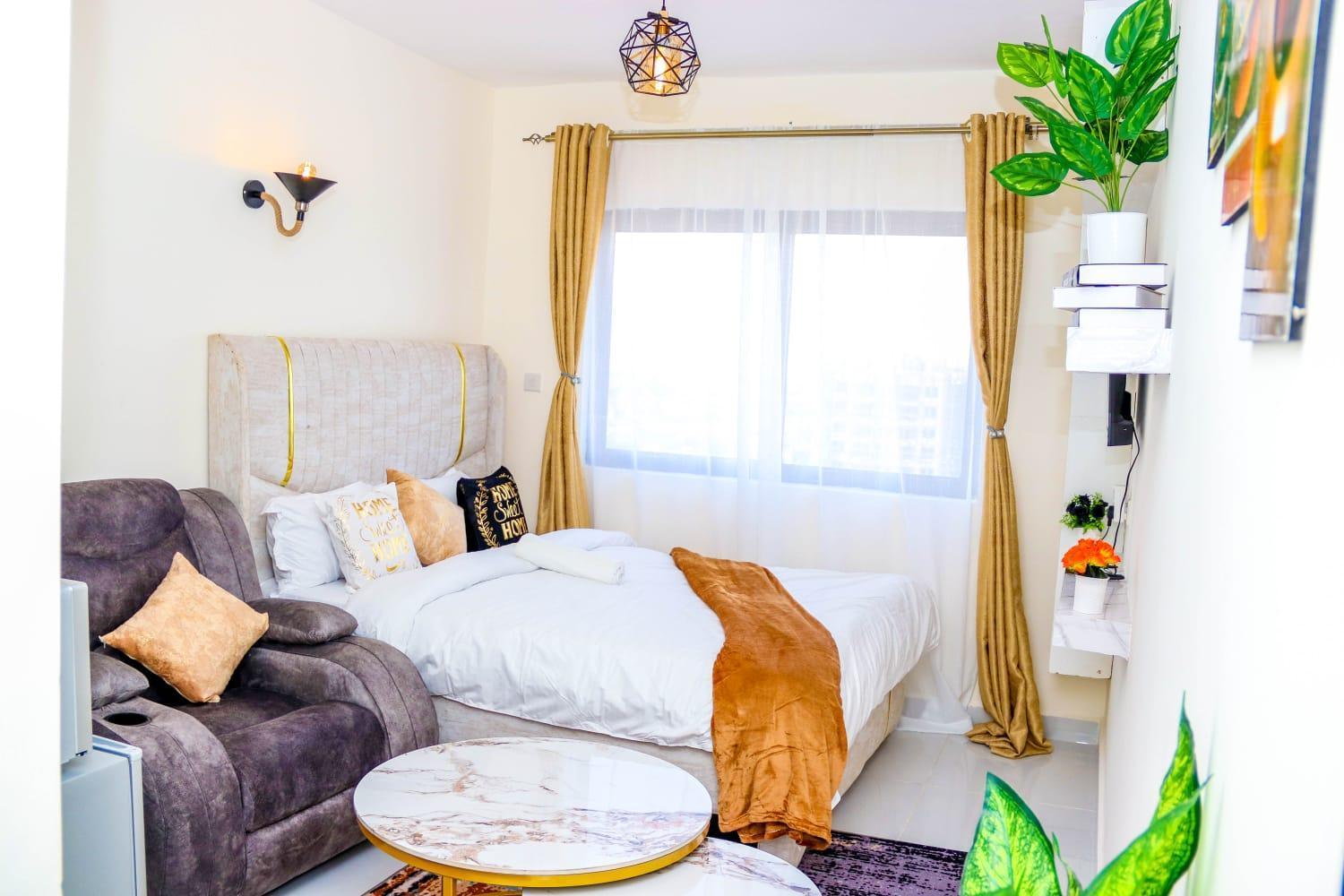 Near Airport Train Station Apartment