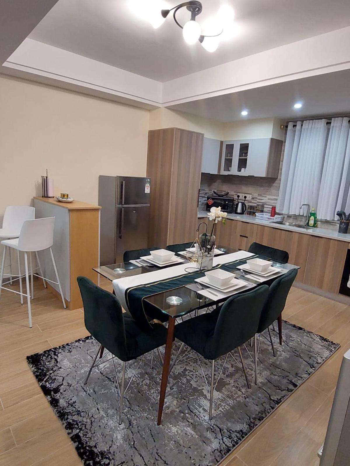 Grand Gateway Apartment *