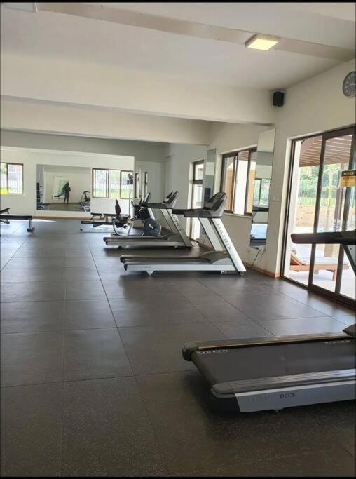 Mo's Place Mi Vida Garden Mall * Nairobi