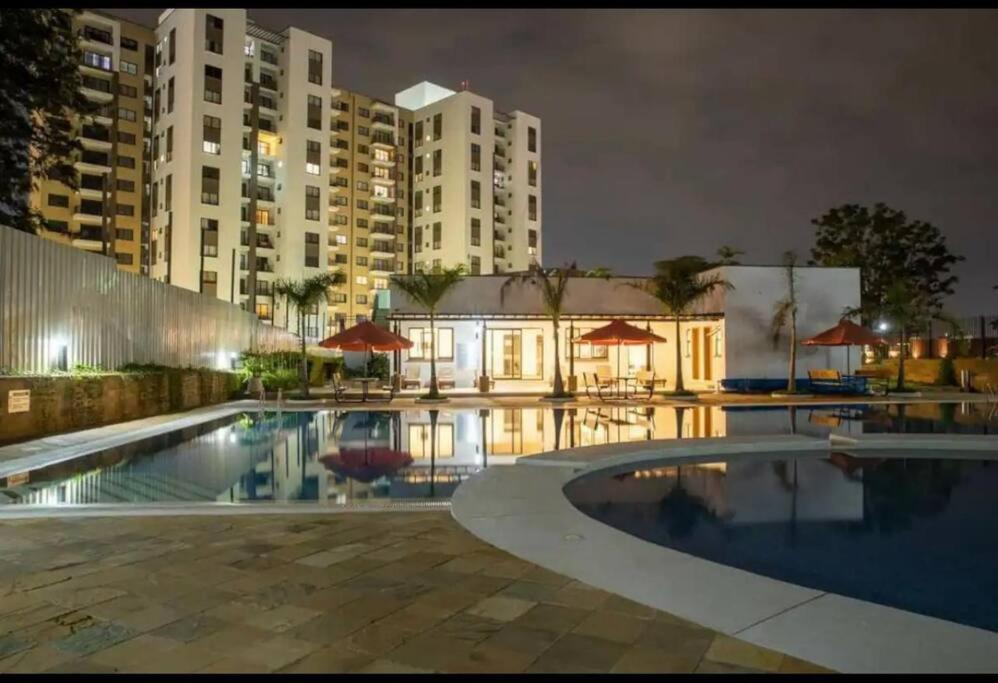 Mo's Place Mi Vida Garden Mall * Nairobi