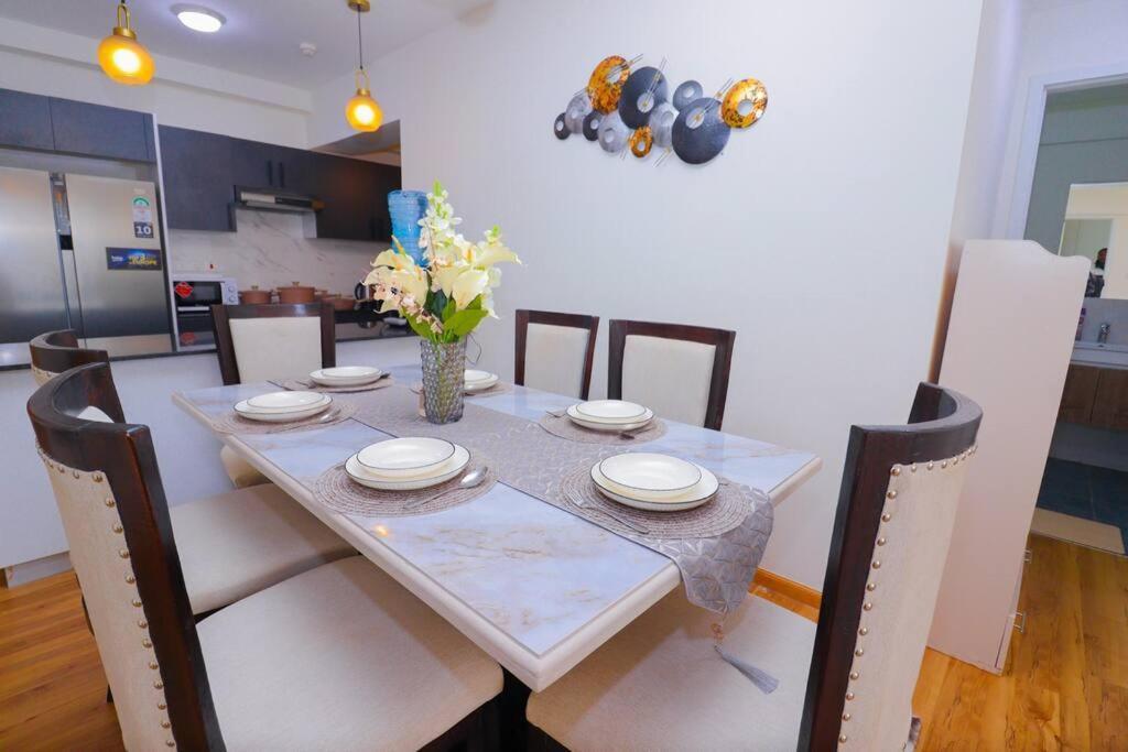 Mo's Place Mi Vida Garden Mall Apartment