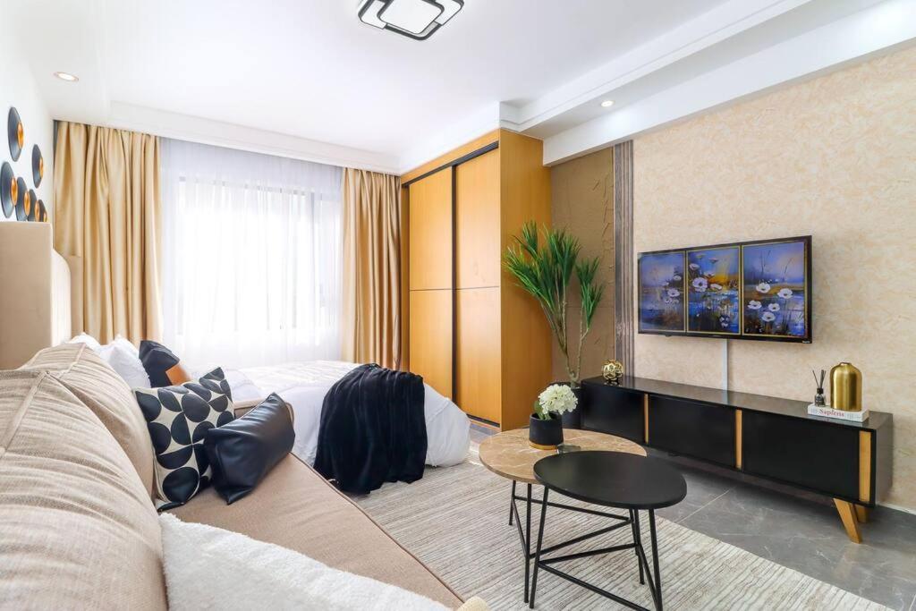 Elegant Lovely Nairobi